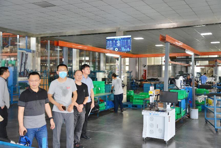 The Science and Technology Town Mayor's delegation inspected and observed Speed Heavy Industry 2